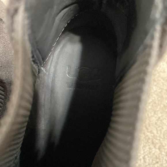 UGG NEW Waterproof hazel Chelsea suede heeled ankle booties basically brand new - Picture 14 of 16